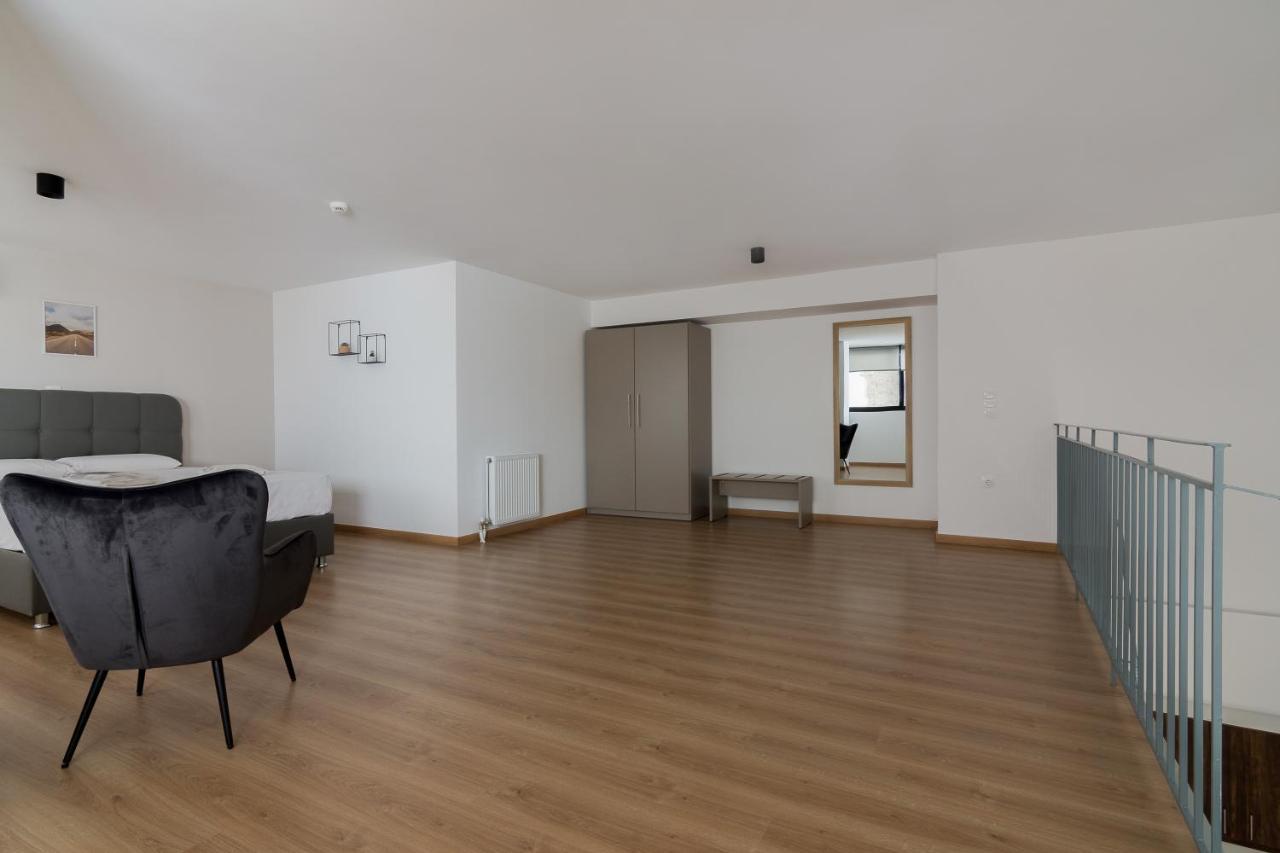 Leochares Lifestyle - Self Check-in Apartment