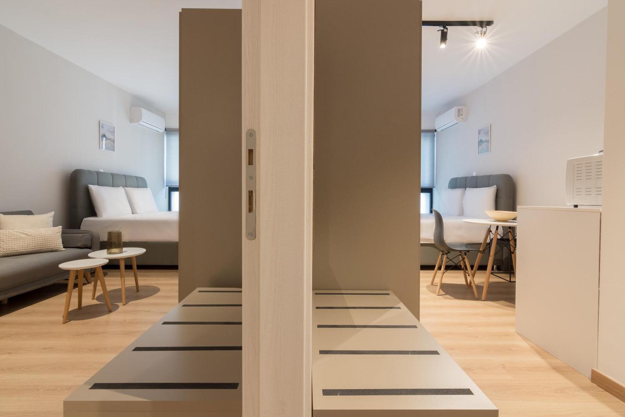 Leochares Lifestyle - Self Check-in Athens